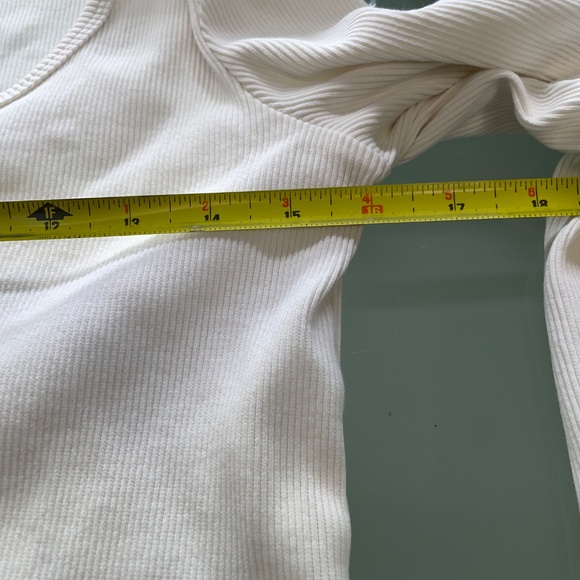 Pact Women's Tops in Black and White Lot of 2 - Picture 7 of 8